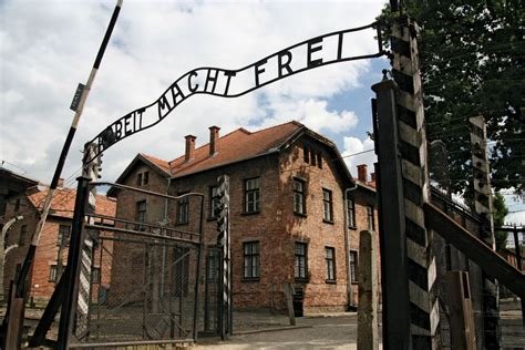 Auschwitz – The Missing Cyanide (Germar Rudolf, 2003)- Watch